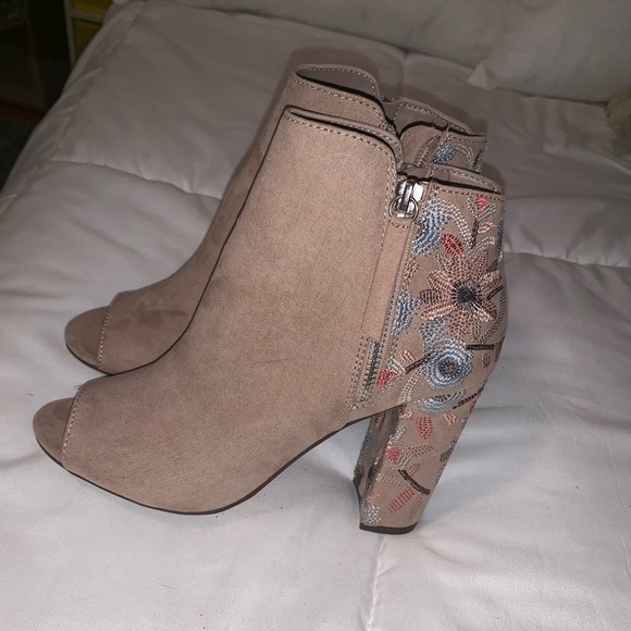 Shoes!! :) - Picture 3 of 3